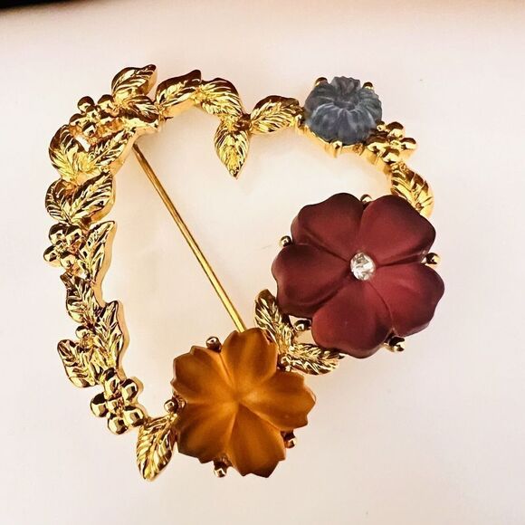 Vintage Monet Brooch Golden Heart Floral Frosted Colored Glass Flower 1156 - Picture 4 of 8